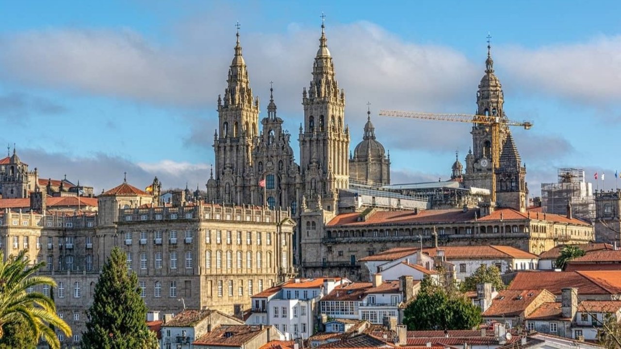 5 cosas que ver en Santiago de Compostela con tu coche de alquiler. Foto: Pixabay.